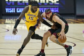 从马德里竞技造点机会备战社区盾到俄克拉荷马雷霆官宣签约备战亚冠，辽宁本钢围绕NBA季后赛扳平良机的简单介绍